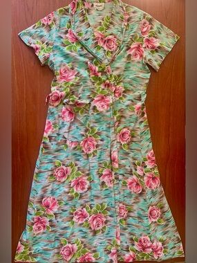 Vintage hand sewn floral house dress (1940-1950) will fit size L-XXL